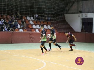 
<a style='margin-left: 5px;' class='btn btn-xs btn-social btn-facebook' href='https://www.facebook.com/sharer/sharer.php?u=https://www.boladovale.com.br/imgs/800-800-90/conteudo/fotos/1328/img1178.jpg' rel='popup' data-width='500' data-height='400'><i class='fa fa-facebook'></i>Compartilhar <span class='hidden-xs'>no Facebook</span>
</a> 
<a class='btn btn-default btn-xs' target='_blank' href='imgs/800-800-90/conteudo/fotos/1328/img1178.jpg'>
<span class='glyphicon glyphicon-cloud-download'></span> Salvar
</a> 
<span></span>
