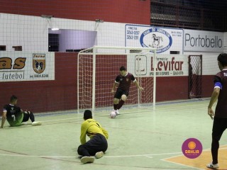 
<a style='margin-left: 5px;' class='btn btn-xs btn-social btn-facebook' href='https://www.facebook.com/sharer/sharer.php?u=https://www.boladovale.com.br/imgs/800-800-90/conteudo/fotos/1328/img1181.jpg' rel='popup' data-width='500' data-height='400'><i class='fa fa-facebook'></i>Compartilhar <span class='hidden-xs'>no Facebook</span>
</a> 
<a class='btn btn-default btn-xs' target='_blank' href='imgs/800-800-90/conteudo/fotos/1328/img1181.jpg'>
<span class='glyphicon glyphicon-cloud-download'></span> Salvar
</a> 
<span></span>