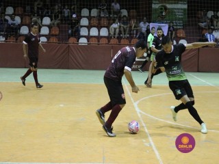
<a style='margin-left: 5px;' class='btn btn-xs btn-social btn-facebook' href='https://www.facebook.com/sharer/sharer.php?u=https://www.boladovale.com.br/imgs/800-800-90/conteudo/fotos/1328/img1183.jpg' rel='popup' data-width='500' data-height='400'><i class='fa fa-facebook'></i>Compartilhar <span class='hidden-xs'>no Facebook</span>
</a> 
<a class='btn btn-default btn-xs' target='_blank' href='imgs/800-800-90/conteudo/fotos/1328/img1183.jpg'>
<span class='glyphicon glyphicon-cloud-download'></span> Salvar
</a> 
<span></span>