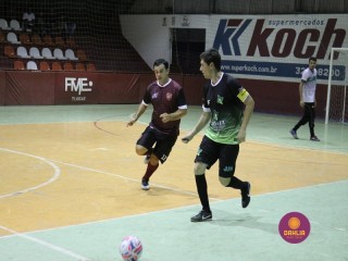 
<a style='margin-left: 5px;' class='btn btn-xs btn-social btn-facebook' href='https://www.facebook.com/sharer/sharer.php?u=https://www.boladovale.com.br/imgs/800-800-90/conteudo/fotos/1328/img1185.jpg' rel='popup' data-width='500' data-height='400'><i class='fa fa-facebook'></i>Compartilhar <span class='hidden-xs'>no Facebook</span>
</a> 
<a class='btn btn-default btn-xs' target='_blank' href='imgs/800-800-90/conteudo/fotos/1328/img1185.jpg'>
<span class='glyphicon glyphicon-cloud-download'></span> Salvar
</a> 
<span></span>