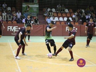 
<a style='margin-left: 5px;' class='btn btn-xs btn-social btn-facebook' href='https://www.facebook.com/sharer/sharer.php?u=https://www.boladovale.com.br/imgs/800-800-90/conteudo/fotos/1328/img1197.jpg' rel='popup' data-width='500' data-height='400'><i class='fa fa-facebook'></i>Compartilhar <span class='hidden-xs'>no Facebook</span>
</a> 
<a class='btn btn-default btn-xs' target='_blank' href='imgs/800-800-90/conteudo/fotos/1328/img1197.jpg'>
<span class='glyphicon glyphicon-cloud-download'></span> Salvar
</a> 
<span></span>