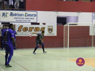
<a style='margin-left: 5px;' class='btn btn-xs btn-social btn-facebook' href='https://www.facebook.com/sharer/sharer.php?u=https://www.boladovale.com.br/imgs/800-800-90/conteudo/fotos/1329/img1252.jpg' rel='popup' data-width='500' data-height='400'><i class='fa fa-facebook'></i>Compartilhar <span class='hidden-xs'>no Facebook</span>
</a> 
<a class='btn btn-default btn-xs' target='_blank' href='imgs/800-800-90/conteudo/fotos/1329/img1252.jpg'>
<span class='glyphicon glyphicon-cloud-download'></span> Salvar
</a> 
<span></span>