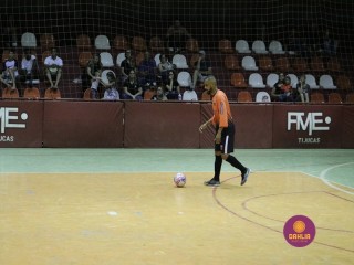 
<a style='margin-left: 5px;' class='btn btn-xs btn-social btn-facebook' href='https://www.facebook.com/sharer/sharer.php?u=https://www.boladovale.com.br/imgs/800-800-90/conteudo/fotos/1329/img1256.jpg' rel='popup' data-width='500' data-height='400'><i class='fa fa-facebook'></i>Compartilhar <span class='hidden-xs'>no Facebook</span>
</a> 
<a class='btn btn-default btn-xs' target='_blank' href='imgs/800-800-90/conteudo/fotos/1329/img1256.jpg'>
<span class='glyphicon glyphicon-cloud-download'></span> Salvar
</a> 
<span></span>