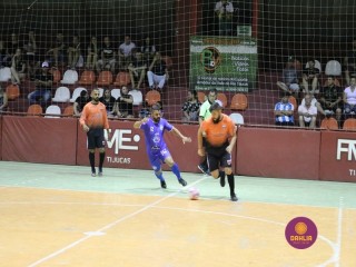 
<a style='margin-left: 5px;' class='btn btn-xs btn-social btn-facebook' href='https://www.facebook.com/sharer/sharer.php?u=https://www.boladovale.com.br/imgs/800-800-90/conteudo/fotos/1329/img1258.jpg' rel='popup' data-width='500' data-height='400'><i class='fa fa-facebook'></i>Compartilhar <span class='hidden-xs'>no Facebook</span>
</a> 
<a class='btn btn-default btn-xs' target='_blank' href='imgs/800-800-90/conteudo/fotos/1329/img1258.jpg'>
<span class='glyphicon glyphicon-cloud-download'></span> Salvar
</a> 
<span></span>