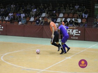
<a style='margin-left: 5px;' class='btn btn-xs btn-social btn-facebook' href='https://www.facebook.com/sharer/sharer.php?u=https://www.boladovale.com.br/imgs/800-800-90/conteudo/fotos/1329/img1259.jpg' rel='popup' data-width='500' data-height='400'><i class='fa fa-facebook'></i>Compartilhar <span class='hidden-xs'>no Facebook</span>
</a> 
<a class='btn btn-default btn-xs' target='_blank' href='imgs/800-800-90/conteudo/fotos/1329/img1259.jpg'>
<span class='glyphicon glyphicon-cloud-download'></span> Salvar
</a> 
<span></span>