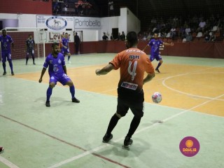 
<a style='margin-left: 5px;' class='btn btn-xs btn-social btn-facebook' href='https://www.facebook.com/sharer/sharer.php?u=https://www.boladovale.com.br/imgs/800-800-90/conteudo/fotos/1329/img1267.jpg' rel='popup' data-width='500' data-height='400'><i class='fa fa-facebook'></i>Compartilhar <span class='hidden-xs'>no Facebook</span>
</a> 
<a class='btn btn-default btn-xs' target='_blank' href='imgs/800-800-90/conteudo/fotos/1329/img1267.jpg'>
<span class='glyphicon glyphicon-cloud-download'></span> Salvar
</a> 
<span></span>