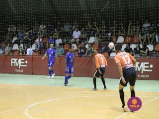 
<a style='margin-left: 5px;' class='btn btn-xs btn-social btn-facebook' href='https://www.facebook.com/sharer/sharer.php?u=https://www.boladovale.com.br/imgs/800-800-90/conteudo/fotos/1329/img1278.jpg' rel='popup' data-width='500' data-height='400'><i class='fa fa-facebook'></i>Compartilhar <span class='hidden-xs'>no Facebook</span>
</a> 
<a class='btn btn-default btn-xs' target='_blank' href='imgs/800-800-90/conteudo/fotos/1329/img1278.jpg'>
<span class='glyphicon glyphicon-cloud-download'></span> Salvar
</a> 
<span></span>