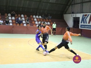 
<a style='margin-left: 5px;' class='btn btn-xs btn-social btn-facebook' href='https://www.facebook.com/sharer/sharer.php?u=https://www.boladovale.com.br/imgs/800-800-90/conteudo/fotos/1329/img1294.jpg' rel='popup' data-width='500' data-height='400'><i class='fa fa-facebook'></i>Compartilhar <span class='hidden-xs'>no Facebook</span>
</a> 
<a class='btn btn-default btn-xs' target='_blank' href='imgs/800-800-90/conteudo/fotos/1329/img1294.jpg'>
<span class='glyphicon glyphicon-cloud-download'></span> Salvar
</a> 
<span></span>