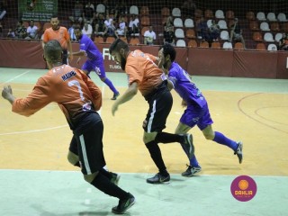 
<a style='margin-left: 5px;' class='btn btn-xs btn-social btn-facebook' href='https://www.facebook.com/sharer/sharer.php?u=https://www.boladovale.com.br/imgs/800-800-90/conteudo/fotos/1329/img1295.jpg' rel='popup' data-width='500' data-height='400'><i class='fa fa-facebook'></i>Compartilhar <span class='hidden-xs'>no Facebook</span>
</a> 
<a class='btn btn-default btn-xs' target='_blank' href='imgs/800-800-90/conteudo/fotos/1329/img1295.jpg'>
<span class='glyphicon glyphicon-cloud-download'></span> Salvar
</a> 
<span></span>
