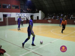 
<a style='margin-left: 5px;' class='btn btn-xs btn-social btn-facebook' href='https://www.facebook.com/sharer/sharer.php?u=https://www.boladovale.com.br/imgs/800-800-90/conteudo/fotos/1329/img1297.jpg' rel='popup' data-width='500' data-height='400'><i class='fa fa-facebook'></i>Compartilhar <span class='hidden-xs'>no Facebook</span>
</a> 
<a class='btn btn-default btn-xs' target='_blank' href='imgs/800-800-90/conteudo/fotos/1329/img1297.jpg'>
<span class='glyphicon glyphicon-cloud-download'></span> Salvar
</a> 
<span></span>
