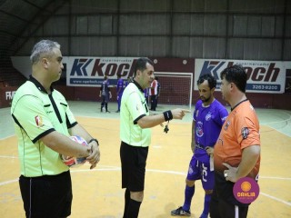 
<a style='margin-left: 5px;' class='btn btn-xs btn-social btn-facebook' href='https://www.facebook.com/sharer/sharer.php?u=https://www.boladovale.com.br/imgs/800-800-90/conteudo/fotos/1329/img1333.jpg' rel='popup' data-width='500' data-height='400'><i class='fa fa-facebook'></i>Compartilhar <span class='hidden-xs'>no Facebook</span>
</a> 
<a class='btn btn-default btn-xs' target='_blank' href='imgs/800-800-90/conteudo/fotos/1329/img1333.jpg'>
<span class='glyphicon glyphicon-cloud-download'></span> Salvar
</a> 
<span></span>