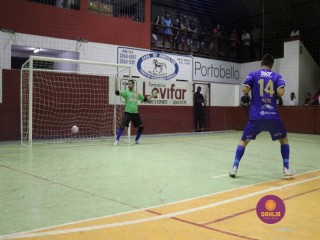 
<a style='margin-left: 5px;' class='btn btn-xs btn-social btn-facebook' href='https://www.facebook.com/sharer/sharer.php?u=https://www.boladovale.com.br/imgs/800-800-90/conteudo/fotos/1329/img1344.jpg' rel='popup' data-width='500' data-height='400'><i class='fa fa-facebook'></i>Compartilhar <span class='hidden-xs'>no Facebook</span>
</a> 
<a class='btn btn-default btn-xs' target='_blank' href='imgs/800-800-90/conteudo/fotos/1329/img1344.jpg'>
<span class='glyphicon glyphicon-cloud-download'></span> Salvar
</a> 
<span></span>