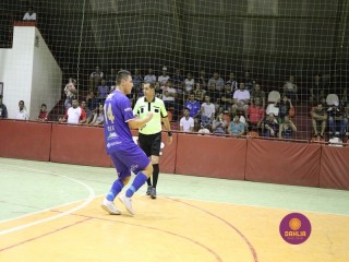 
<a style='margin-left: 5px;' class='btn btn-xs btn-social btn-facebook' href='https://www.facebook.com/sharer/sharer.php?u=https://www.boladovale.com.br/imgs/800-800-90/conteudo/fotos/1329/img1348.jpg' rel='popup' data-width='500' data-height='400'><i class='fa fa-facebook'></i>Compartilhar <span class='hidden-xs'>no Facebook</span>
</a> 
<a class='btn btn-default btn-xs' target='_blank' href='imgs/800-800-90/conteudo/fotos/1329/img1348.jpg'>
<span class='glyphicon glyphicon-cloud-download'></span> Salvar
</a> 
<span></span>