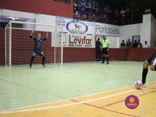 
<a style='margin-left: 5px;' class='btn btn-xs btn-social btn-facebook' href='https://www.facebook.com/sharer/sharer.php?u=https://www.boladovale.com.br/imgs/800-800-90/conteudo/fotos/1329/img1367.jpg' rel='popup' data-width='500' data-height='400'><i class='fa fa-facebook'></i>Compartilhar <span class='hidden-xs'>no Facebook</span>
</a> 
<a class='btn btn-default btn-xs' target='_blank' href='imgs/800-800-90/conteudo/fotos/1329/img1367.jpg'>
<span class='glyphicon glyphicon-cloud-download'></span> Salvar
</a> 
<span></span>