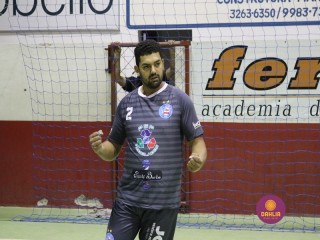 
<a style='margin-left: 5px;' class='btn btn-xs btn-social btn-facebook' href='https://www.facebook.com/sharer/sharer.php?u=https://www.boladovale.com.br/imgs/800-800-90/conteudo/fotos/1329/img1421.jpg' rel='popup' data-width='500' data-height='400'><i class='fa fa-facebook'></i>Compartilhar <span class='hidden-xs'>no Facebook</span>
</a> 
<a class='btn btn-default btn-xs' target='_blank' href='imgs/800-800-90/conteudo/fotos/1329/img1421.jpg'>
<span class='glyphicon glyphicon-cloud-download'></span> Salvar
</a> 
<span></span>