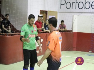 
<a style='margin-left: 5px;' class='btn btn-xs btn-social btn-facebook' href='https://www.facebook.com/sharer/sharer.php?u=https://www.boladovale.com.br/imgs/800-800-90/conteudo/fotos/1329/img1433.jpg' rel='popup' data-width='500' data-height='400'><i class='fa fa-facebook'></i>Compartilhar <span class='hidden-xs'>no Facebook</span>
</a> 
<a class='btn btn-default btn-xs' target='_blank' href='imgs/800-800-90/conteudo/fotos/1329/img1433.jpg'>
<span class='glyphicon glyphicon-cloud-download'></span> Salvar
</a> 
<span></span>