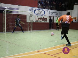 
<a style='margin-left: 5px;' class='btn btn-xs btn-social btn-facebook' href='https://www.facebook.com/sharer/sharer.php?u=https://www.boladovale.com.br/imgs/800-800-90/conteudo/fotos/1329/img1440.jpg' rel='popup' data-width='500' data-height='400'><i class='fa fa-facebook'></i>Compartilhar <span class='hidden-xs'>no Facebook</span>
</a> 
<a class='btn btn-default btn-xs' target='_blank' href='imgs/800-800-90/conteudo/fotos/1329/img1440.jpg'>
<span class='glyphicon glyphicon-cloud-download'></span> Salvar
</a> 
<span></span>