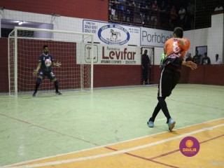 
<a style='margin-left: 5px;' class='btn btn-xs btn-social btn-facebook' href='https://www.facebook.com/sharer/sharer.php?u=https://www.boladovale.com.br/imgs/800-800-90/conteudo/fotos/1329/img1441.jpg' rel='popup' data-width='500' data-height='400'><i class='fa fa-facebook'></i>Compartilhar <span class='hidden-xs'>no Facebook</span>
</a> 
<a class='btn btn-default btn-xs' target='_blank' href='imgs/800-800-90/conteudo/fotos/1329/img1441.jpg'>
<span class='glyphicon glyphicon-cloud-download'></span> Salvar
</a> 
<span></span>