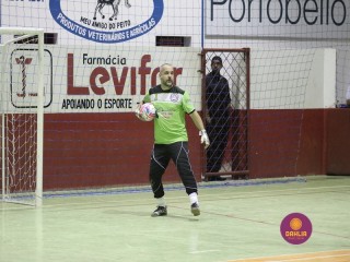 
<a style='margin-left: 5px;' class='btn btn-xs btn-social btn-facebook' href='https://www.facebook.com/sharer/sharer.php?u=https://www.boladovale.com.br/imgs/800-800-90/conteudo/fotos/1330/img1472.jpg' rel='popup' data-width='500' data-height='400'><i class='fa fa-facebook'></i>Compartilhar <span class='hidden-xs'>no Facebook</span>
</a> 
<a class='btn btn-default btn-xs' target='_blank' href='imgs/800-800-90/conteudo/fotos/1330/img1472.jpg'>
<span class='glyphicon glyphicon-cloud-download'></span> Salvar
</a> 
<span></span>