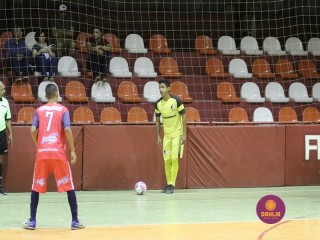 
<a style='margin-left: 5px;' class='btn btn-xs btn-social btn-facebook' href='https://www.facebook.com/sharer/sharer.php?u=https://www.boladovale.com.br/imgs/800-800-90/conteudo/fotos/1330/img1482.jpg' rel='popup' data-width='500' data-height='400'><i class='fa fa-facebook'></i>Compartilhar <span class='hidden-xs'>no Facebook</span>
</a> 
<a class='btn btn-default btn-xs' target='_blank' href='imgs/800-800-90/conteudo/fotos/1330/img1482.jpg'>
<span class='glyphicon glyphicon-cloud-download'></span> Salvar
</a> 
<span></span>