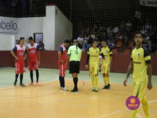 
<a style='margin-left: 5px;' class='btn btn-xs btn-social btn-facebook' href='https://www.facebook.com/sharer/sharer.php?u=https://www.boladovale.com.br/imgs/800-800-90/conteudo/fotos/1330/img1502.jpg' rel='popup' data-width='500' data-height='400'><i class='fa fa-facebook'></i>Compartilhar <span class='hidden-xs'>no Facebook</span>
</a> 
<a class='btn btn-default btn-xs' target='_blank' href='imgs/800-800-90/conteudo/fotos/1330/img1502.jpg'>
<span class='glyphicon glyphicon-cloud-download'></span> Salvar
</a> 
<span></span>