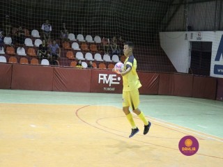 
<a style='margin-left: 5px;' class='btn btn-xs btn-social btn-facebook' href='https://www.facebook.com/sharer/sharer.php?u=https://www.boladovale.com.br/imgs/800-800-90/conteudo/fotos/1330/img1506.jpg' rel='popup' data-width='500' data-height='400'><i class='fa fa-facebook'></i>Compartilhar <span class='hidden-xs'>no Facebook</span>
</a> 
<a class='btn btn-default btn-xs' target='_blank' href='imgs/800-800-90/conteudo/fotos/1330/img1506.jpg'>
<span class='glyphicon glyphicon-cloud-download'></span> Salvar
</a> 
<span></span>