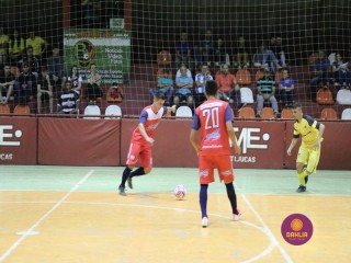 
<a style='margin-left: 5px;' class='btn btn-xs btn-social btn-facebook' href='https://www.facebook.com/sharer/sharer.php?u=https://www.boladovale.com.br/imgs/800-800-90/conteudo/fotos/1330/img1518.jpg' rel='popup' data-width='500' data-height='400'><i class='fa fa-facebook'></i>Compartilhar <span class='hidden-xs'>no Facebook</span>
</a> 
<a class='btn btn-default btn-xs' target='_blank' href='imgs/800-800-90/conteudo/fotos/1330/img1518.jpg'>
<span class='glyphicon glyphicon-cloud-download'></span> Salvar
</a> 
<span></span>
