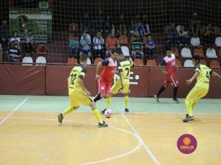 
<a style='margin-left: 5px;' class='btn btn-xs btn-social btn-facebook' href='https://www.facebook.com/sharer/sharer.php?u=https://www.boladovale.com.br/imgs/800-800-90/conteudo/fotos/1330/img1523.jpg' rel='popup' data-width='500' data-height='400'><i class='fa fa-facebook'></i>Compartilhar <span class='hidden-xs'>no Facebook</span>
</a> 
<a class='btn btn-default btn-xs' target='_blank' href='imgs/800-800-90/conteudo/fotos/1330/img1523.jpg'>
<span class='glyphicon glyphicon-cloud-download'></span> Salvar
</a> 
<span></span>