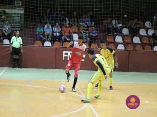 
<a style='margin-left: 5px;' class='btn btn-xs btn-social btn-facebook' href='https://www.facebook.com/sharer/sharer.php?u=https://www.boladovale.com.br/imgs/800-800-90/conteudo/fotos/1330/img1529.jpg' rel='popup' data-width='500' data-height='400'><i class='fa fa-facebook'></i>Compartilhar <span class='hidden-xs'>no Facebook</span>
</a> 
<a class='btn btn-default btn-xs' target='_blank' href='imgs/800-800-90/conteudo/fotos/1330/img1529.jpg'>
<span class='glyphicon glyphicon-cloud-download'></span> Salvar
</a> 
<span></span>