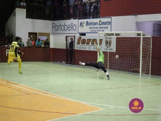 
<a style='margin-left: 5px;' class='btn btn-xs btn-social btn-facebook' href='https://www.facebook.com/sharer/sharer.php?u=https://www.boladovale.com.br/imgs/800-800-90/conteudo/fotos/1330/img1554.jpg' rel='popup' data-width='500' data-height='400'><i class='fa fa-facebook'></i>Compartilhar <span class='hidden-xs'>no Facebook</span>
</a> 
<a class='btn btn-default btn-xs' target='_blank' href='imgs/800-800-90/conteudo/fotos/1330/img1554.jpg'>
<span class='glyphicon glyphicon-cloud-download'></span> Salvar
</a> 
<span></span>