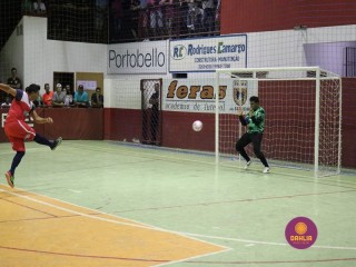 
<a style='margin-left: 5px;' class='btn btn-xs btn-social btn-facebook' href='https://www.facebook.com/sharer/sharer.php?u=https://www.boladovale.com.br/imgs/800-800-90/conteudo/fotos/1330/img1564.jpg' rel='popup' data-width='500' data-height='400'><i class='fa fa-facebook'></i>Compartilhar <span class='hidden-xs'>no Facebook</span>
</a> 
<a class='btn btn-default btn-xs' target='_blank' href='imgs/800-800-90/conteudo/fotos/1330/img1564.jpg'>
<span class='glyphicon glyphicon-cloud-download'></span> Salvar
</a> 
<span></span>