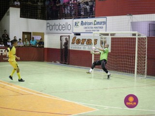 
<a style='margin-left: 5px;' class='btn btn-xs btn-social btn-facebook' href='https://www.facebook.com/sharer/sharer.php?u=https://www.boladovale.com.br/imgs/800-800-90/conteudo/fotos/1330/img1582.jpg' rel='popup' data-width='500' data-height='400'><i class='fa fa-facebook'></i>Compartilhar <span class='hidden-xs'>no Facebook</span>
</a> 
<a class='btn btn-default btn-xs' target='_blank' href='imgs/800-800-90/conteudo/fotos/1330/img1582.jpg'>
<span class='glyphicon glyphicon-cloud-download'></span> Salvar
</a> 
<span></span>