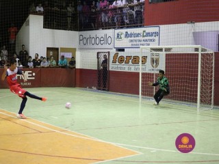 
<a style='margin-left: 5px;' class='btn btn-xs btn-social btn-facebook' href='https://www.facebook.com/sharer/sharer.php?u=https://www.boladovale.com.br/imgs/800-800-90/conteudo/fotos/1330/img1591.jpg' rel='popup' data-width='500' data-height='400'><i class='fa fa-facebook'></i>Compartilhar <span class='hidden-xs'>no Facebook</span>
</a> 
<a class='btn btn-default btn-xs' target='_blank' href='imgs/800-800-90/conteudo/fotos/1330/img1591.jpg'>
<span class='glyphicon glyphicon-cloud-download'></span> Salvar
</a> 
<span></span>