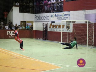 
<a style='margin-left: 5px;' class='btn btn-xs btn-social btn-facebook' href='https://www.facebook.com/sharer/sharer.php?u=https://www.boladovale.com.br/imgs/800-800-90/conteudo/fotos/1330/img1593.jpg' rel='popup' data-width='500' data-height='400'><i class='fa fa-facebook'></i>Compartilhar <span class='hidden-xs'>no Facebook</span>
</a> 
<a class='btn btn-default btn-xs' target='_blank' href='imgs/800-800-90/conteudo/fotos/1330/img1593.jpg'>
<span class='glyphicon glyphicon-cloud-download'></span> Salvar
</a> 
<span></span>