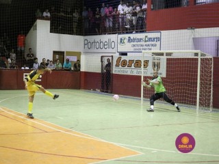 
<a style='margin-left: 5px;' class='btn btn-xs btn-social btn-facebook' href='https://www.facebook.com/sharer/sharer.php?u=https://www.boladovale.com.br/imgs/800-800-90/conteudo/fotos/1330/img1626.jpg' rel='popup' data-width='500' data-height='400'><i class='fa fa-facebook'></i>Compartilhar <span class='hidden-xs'>no Facebook</span>
</a> 
<a class='btn btn-default btn-xs' target='_blank' href='imgs/800-800-90/conteudo/fotos/1330/img1626.jpg'>
<span class='glyphicon glyphicon-cloud-download'></span> Salvar
</a> 
<span></span>