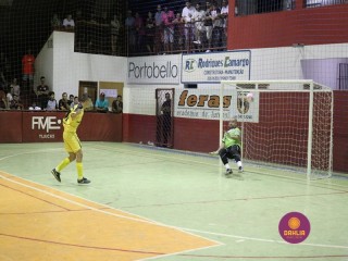 
<a style='margin-left: 5px;' class='btn btn-xs btn-social btn-facebook' href='https://www.facebook.com/sharer/sharer.php?u=https://www.boladovale.com.br/imgs/800-800-90/conteudo/fotos/1330/img1627.jpg' rel='popup' data-width='500' data-height='400'><i class='fa fa-facebook'></i>Compartilhar <span class='hidden-xs'>no Facebook</span>
</a> 
<a class='btn btn-default btn-xs' target='_blank' href='imgs/800-800-90/conteudo/fotos/1330/img1627.jpg'>
<span class='glyphicon glyphicon-cloud-download'></span> Salvar
</a> 
<span></span>