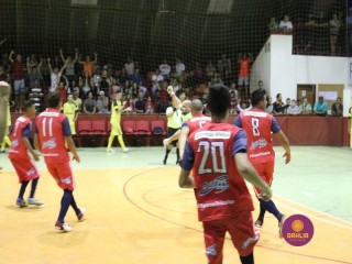 
<a style='margin-left: 5px;' class='btn btn-xs btn-social btn-facebook' href='https://www.facebook.com/sharer/sharer.php?u=https://www.boladovale.com.br/imgs/800-800-90/conteudo/fotos/1330/img1633.jpg' rel='popup' data-width='500' data-height='400'><i class='fa fa-facebook'></i>Compartilhar <span class='hidden-xs'>no Facebook</span>
</a> 
<a class='btn btn-default btn-xs' target='_blank' href='imgs/800-800-90/conteudo/fotos/1330/img1633.jpg'>
<span class='glyphicon glyphicon-cloud-download'></span> Salvar
</a> 
<span></span>