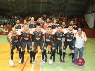 
<a style='margin-left: 5px;' class='btn btn-xs btn-social btn-facebook' href='https://www.facebook.com/sharer/sharer.php?u=https://www.boladovale.com.br/imgs/800-800-90/conteudo/fotos/1331/img1640.jpg' rel='popup' data-width='500' data-height='400'><i class='fa fa-facebook'></i>Compartilhar <span class='hidden-xs'>no Facebook</span>
</a> 
<a class='btn btn-default btn-xs' target='_blank' href='imgs/800-800-90/conteudo/fotos/1331/img1640.jpg'>
<span class='glyphicon glyphicon-cloud-download'></span> Salvar
</a> 
<span></span>
