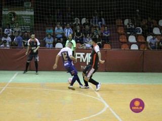 
<a style='margin-left: 5px;' class='btn btn-xs btn-social btn-facebook' href='https://www.facebook.com/sharer/sharer.php?u=https://www.boladovale.com.br/imgs/800-800-90/conteudo/fotos/1331/img1661.jpg' rel='popup' data-width='500' data-height='400'><i class='fa fa-facebook'></i>Compartilhar <span class='hidden-xs'>no Facebook</span>
</a> 
<a class='btn btn-default btn-xs' target='_blank' href='imgs/800-800-90/conteudo/fotos/1331/img1661.jpg'>
<span class='glyphicon glyphicon-cloud-download'></span> Salvar
</a> 
<span></span>