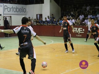 
<a style='margin-left: 5px;' class='btn btn-xs btn-social btn-facebook' href='https://www.facebook.com/sharer/sharer.php?u=https://www.boladovale.com.br/imgs/800-800-90/conteudo/fotos/1331/img1662.jpg' rel='popup' data-width='500' data-height='400'><i class='fa fa-facebook'></i>Compartilhar <span class='hidden-xs'>no Facebook</span>
</a> 
<a class='btn btn-default btn-xs' target='_blank' href='imgs/800-800-90/conteudo/fotos/1331/img1662.jpg'>
<span class='glyphicon glyphicon-cloud-download'></span> Salvar
</a> 
<span></span>