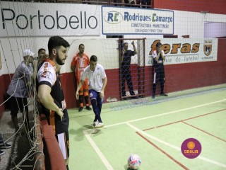 
<a style='margin-left: 5px;' class='btn btn-xs btn-social btn-facebook' href='https://www.facebook.com/sharer/sharer.php?u=https://www.boladovale.com.br/imgs/800-800-90/conteudo/fotos/1331/img1732.jpg' rel='popup' data-width='500' data-height='400'><i class='fa fa-facebook'></i>Compartilhar <span class='hidden-xs'>no Facebook</span>
</a> 
<a class='btn btn-default btn-xs' target='_blank' href='imgs/800-800-90/conteudo/fotos/1331/img1732.jpg'>
<span class='glyphicon glyphicon-cloud-download'></span> Salvar
</a> 
<span></span>