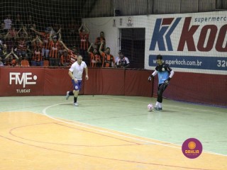 
<a style='margin-left: 5px;' class='btn btn-xs btn-social btn-facebook' href='https://www.facebook.com/sharer/sharer.php?u=https://www.boladovale.com.br/imgs/800-800-90/conteudo/fotos/1331/img1751.jpg' rel='popup' data-width='500' data-height='400'><i class='fa fa-facebook'></i>Compartilhar <span class='hidden-xs'>no Facebook</span>
</a> 
<a class='btn btn-default btn-xs' target='_blank' href='imgs/800-800-90/conteudo/fotos/1331/img1751.jpg'>
<span class='glyphicon glyphicon-cloud-download'></span> Salvar
</a> 
<span></span>