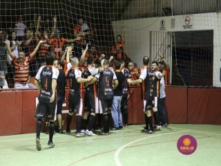 
<a style='margin-left: 5px;' class='btn btn-xs btn-social btn-facebook' href='https://www.facebook.com/sharer/sharer.php?u=https://www.boladovale.com.br/imgs/800-800-90/conteudo/fotos/1331/img1769.jpg' rel='popup' data-width='500' data-height='400'><i class='fa fa-facebook'></i>Compartilhar <span class='hidden-xs'>no Facebook</span>
</a> 
<a class='btn btn-default btn-xs' target='_blank' href='imgs/800-800-90/conteudo/fotos/1331/img1769.jpg'>
<span class='glyphicon glyphicon-cloud-download'></span> Salvar
</a> 
<span></span>