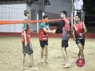 
<a style='margin-left: 5px;' class='btn btn-xs btn-social btn-facebook' href='https://www.facebook.com/sharer/sharer.php?u=https://www.boladovale.com.br/imgs/800-800-90/conteudo/fotos/1332/img2077.jpg' rel='popup' data-width='500' data-height='400'><i class='fa fa-facebook'></i>Compartilhar <span class='hidden-xs'>no Facebook</span>
</a> 
<a class='btn btn-default btn-xs' target='_blank' href='imgs/800-800-90/conteudo/fotos/1332/img2077.jpg'>
<span class='glyphicon glyphicon-cloud-download'></span> Salvar
</a> 
<span></span>