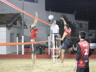 
<a style='margin-left: 5px;' class='btn btn-xs btn-social btn-facebook' href='https://www.facebook.com/sharer/sharer.php?u=https://www.boladovale.com.br/imgs/800-800-90/conteudo/fotos/1332/img2093.jpg' rel='popup' data-width='500' data-height='400'><i class='fa fa-facebook'></i>Compartilhar <span class='hidden-xs'>no Facebook</span>
</a> 
<a class='btn btn-default btn-xs' target='_blank' href='imgs/800-800-90/conteudo/fotos/1332/img2093.jpg'>
<span class='glyphicon glyphicon-cloud-download'></span> Salvar
</a> 
<span></span>