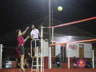 
<a style='margin-left: 5px;' class='btn btn-xs btn-social btn-facebook' href='https://www.facebook.com/sharer/sharer.php?u=https://www.boladovale.com.br/imgs/800-800-90/conteudo/fotos/1332/img2182.jpg' rel='popup' data-width='500' data-height='400'><i class='fa fa-facebook'></i>Compartilhar <span class='hidden-xs'>no Facebook</span>
</a> 
<a class='btn btn-default btn-xs' target='_blank' href='imgs/800-800-90/conteudo/fotos/1332/img2182.jpg'>
<span class='glyphicon glyphicon-cloud-download'></span> Salvar
</a> 
<span></span>