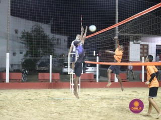 
<a style='margin-left: 5px;' class='btn btn-xs btn-social btn-facebook' href='https://www.facebook.com/sharer/sharer.php?u=https://www.boladovale.com.br/imgs/800-800-90/conteudo/fotos/1332/img2266.jpg' rel='popup' data-width='500' data-height='400'><i class='fa fa-facebook'></i>Compartilhar <span class='hidden-xs'>no Facebook</span>
</a> 
<a class='btn btn-default btn-xs' target='_blank' href='imgs/800-800-90/conteudo/fotos/1332/img2266.jpg'>
<span class='glyphicon glyphicon-cloud-download'></span> Salvar
</a> 
<span></span>