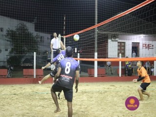 
<a style='margin-left: 5px;' class='btn btn-xs btn-social btn-facebook' href='https://www.facebook.com/sharer/sharer.php?u=https://www.boladovale.com.br/imgs/800-800-90/conteudo/fotos/1332/img2271.jpg' rel='popup' data-width='500' data-height='400'><i class='fa fa-facebook'></i>Compartilhar <span class='hidden-xs'>no Facebook</span>
</a> 
<a class='btn btn-default btn-xs' target='_blank' href='imgs/800-800-90/conteudo/fotos/1332/img2271.jpg'>
<span class='glyphicon glyphicon-cloud-download'></span> Salvar
</a> 
<span></span>