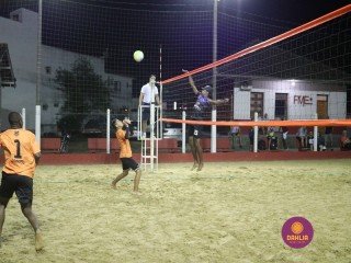 
<a style='margin-left: 5px;' class='btn btn-xs btn-social btn-facebook' href='https://www.facebook.com/sharer/sharer.php?u=https://www.boladovale.com.br/imgs/800-800-90/conteudo/fotos/1332/img2287.jpg' rel='popup' data-width='500' data-height='400'><i class='fa fa-facebook'></i>Compartilhar <span class='hidden-xs'>no Facebook</span>
</a> 
<a class='btn btn-default btn-xs' target='_blank' href='imgs/800-800-90/conteudo/fotos/1332/img2287.jpg'>
<span class='glyphicon glyphicon-cloud-download'></span> Salvar
</a> 
<span></span>