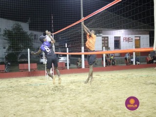 
<a style='margin-left: 5px;' class='btn btn-xs btn-social btn-facebook' href='https://www.facebook.com/sharer/sharer.php?u=https://www.boladovale.com.br/imgs/800-800-90/conteudo/fotos/1332/img2290.jpg' rel='popup' data-width='500' data-height='400'><i class='fa fa-facebook'></i>Compartilhar <span class='hidden-xs'>no Facebook</span>
</a> 
<a class='btn btn-default btn-xs' target='_blank' href='imgs/800-800-90/conteudo/fotos/1332/img2290.jpg'>
<span class='glyphicon glyphicon-cloud-download'></span> Salvar
</a> 
<span></span>